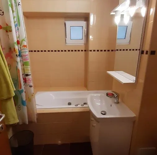 Lara * كونستانتا