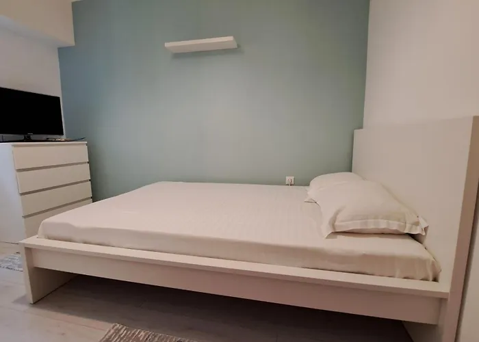 Lara * كونستانتا